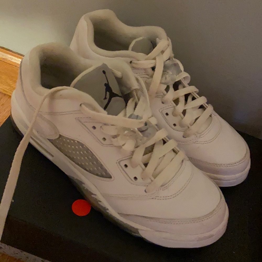 Jordan 5 Metallic lows retro